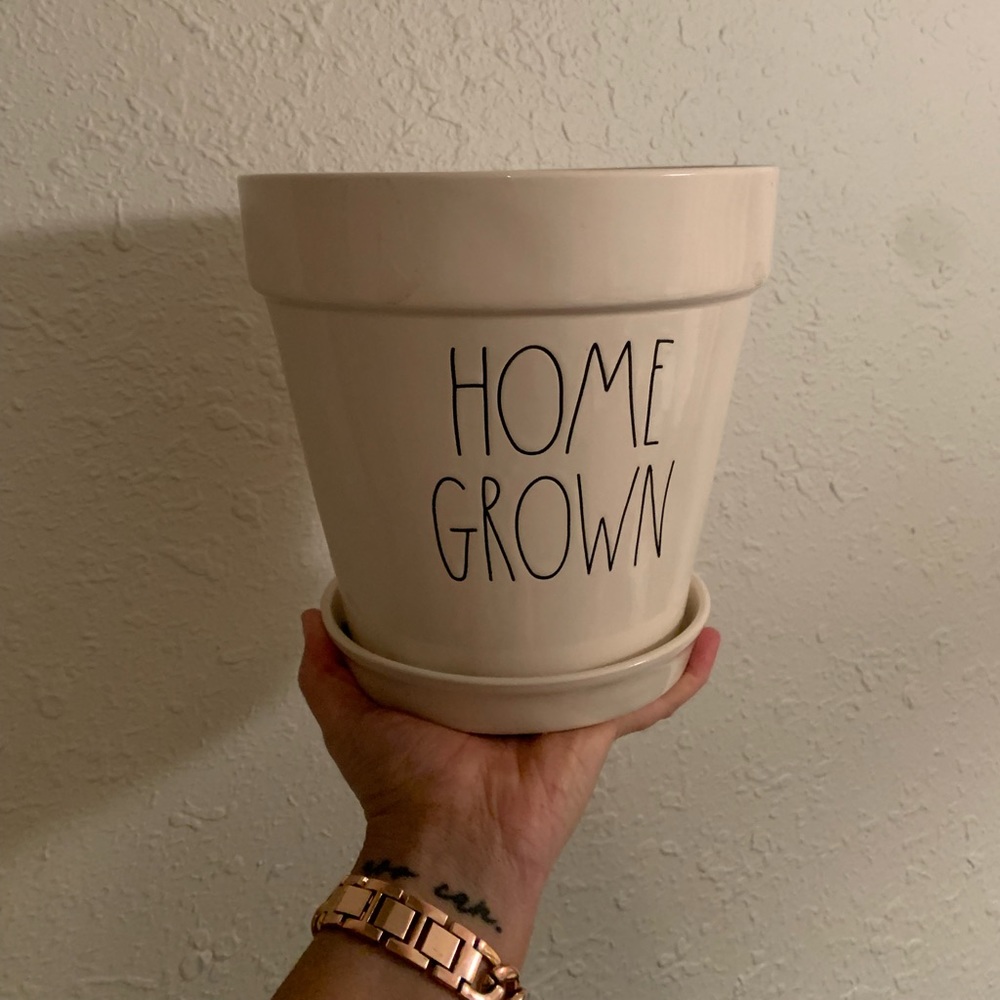 Rae Dunn planting pot